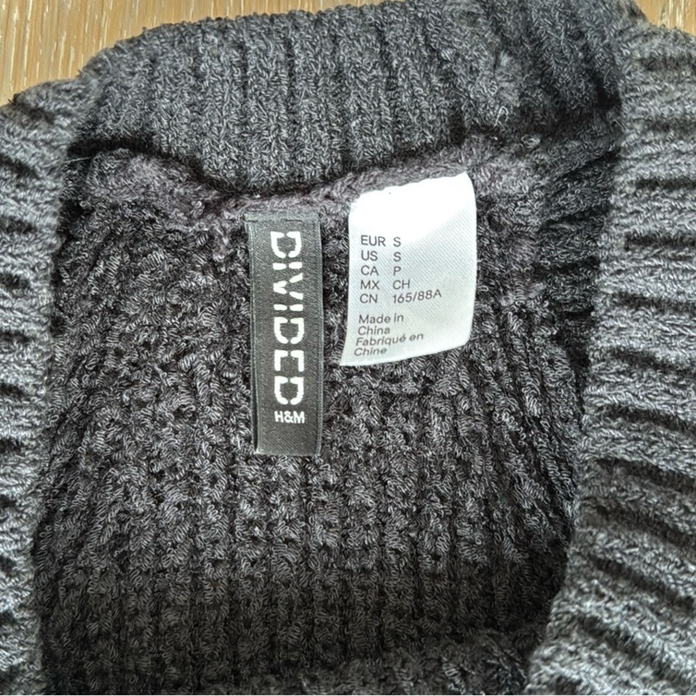 H&M Divided 1 black & 1 white sweater crop tops. Size Small. - Picture 6 of 7